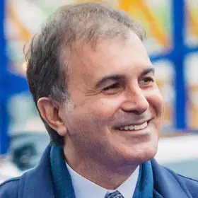 Ömer Çelik portresi