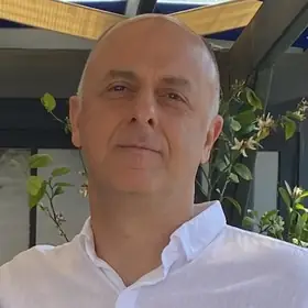 Ümit Özlale portresi